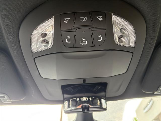 2027 Chrysler Pacifica Select AWD