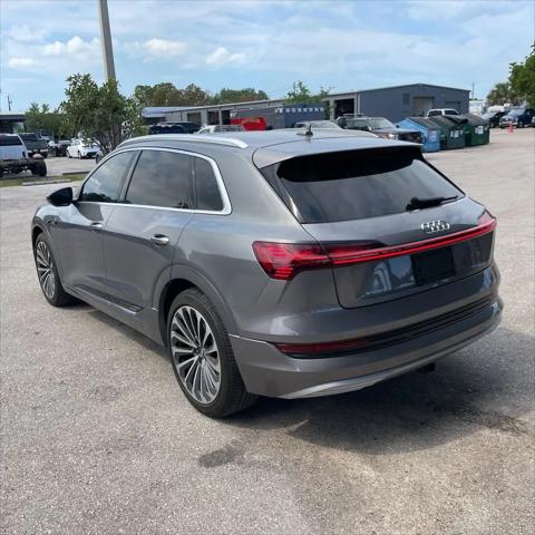 2019 Audi e-tron Premium Plus