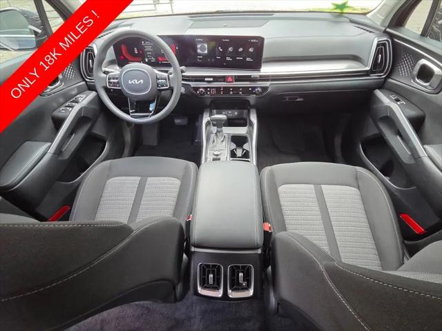 2025 Kia Sorento LX