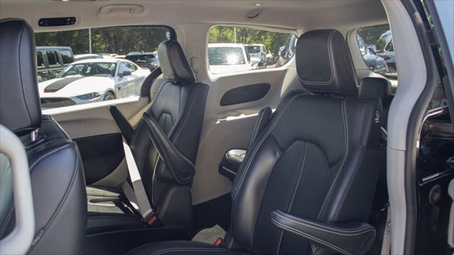 2024 Chrysler Pacifica Hybrid Select