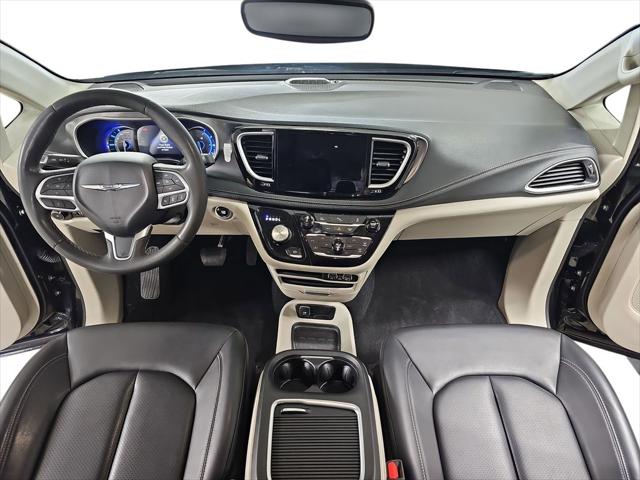 2023 Chrysler Pacifica Hybrid Touring L