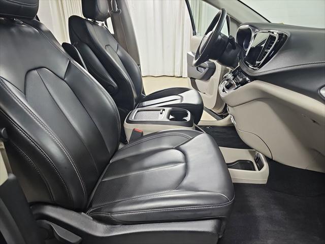 2023 Chrysler Pacifica Hybrid Touring L