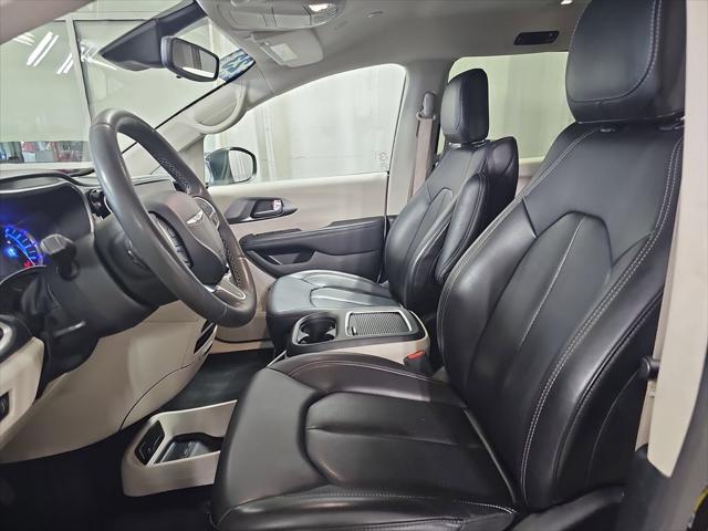 2023 Chrysler Pacifica Hybrid Touring L
