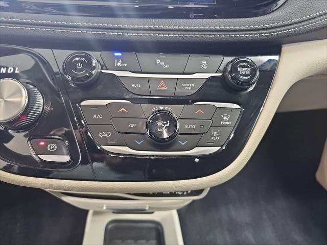 2023 Chrysler Pacifica Hybrid Touring L