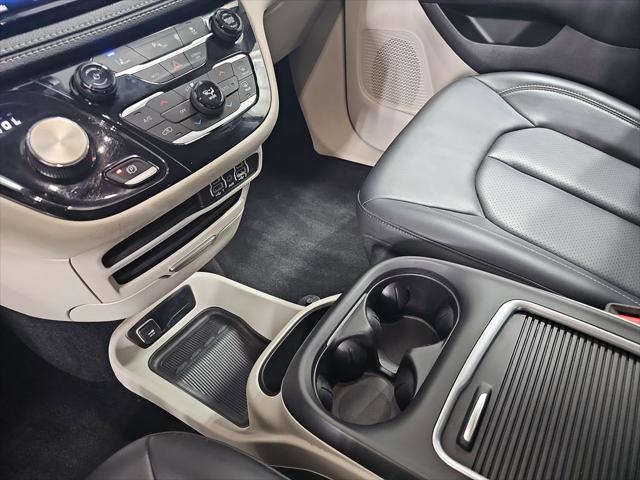 2023 Chrysler Pacifica Hybrid Touring L