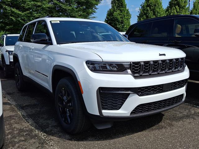 2026 Jeep Grand Cherokee GRAND CHEROKEE LAREDO ALTITUDE 4X4 2026 Jeep Grand Cherokee GRAND CHEROKEE LAREDO ALTITUDE 4X4
