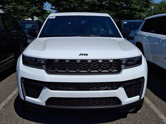2026 Jeep Grand Cherokee GRAND CHEROKEE LAREDO ALTITUDE 4X4 2026 Jeep Grand Cherokee GRAND CHEROKEE LAREDO ALTITUDE 4X4