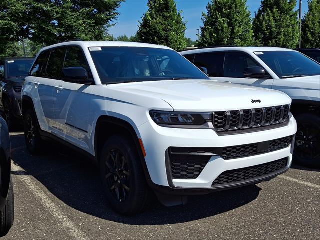 2026 Jeep Grand Cherokee GRAND CHEROKEE LAREDO ALTITUDE 4X4 2026 Jeep Grand Cherokee GRAND CHEROKEE LAREDO ALTITUDE 4X4