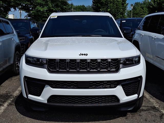 2026 Jeep Grand Cherokee GRAND CHEROKEE LAREDO ALTITUDE 4X4 2026 Jeep Grand Cherokee GRAND CHEROKEE LAREDO ALTITUDE 4X4