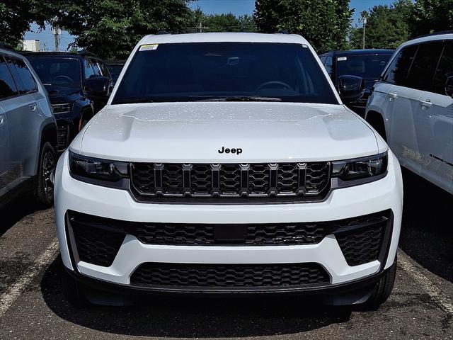 2026 Jeep Grand Cherokee GRAND CHEROKEE LAREDO ALTITUDE 4X4 2026 Jeep Grand Cherokee GRAND CHEROKEE LAREDO ALTITUDE 4X4
