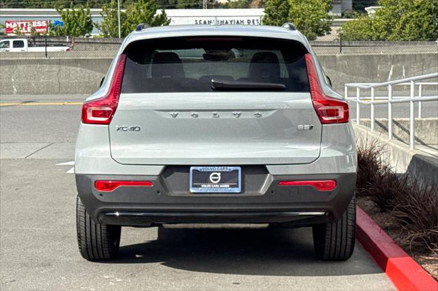 2026 Volvo XC40 Plus, B5 AWD Gas (mild hybrid), Dark