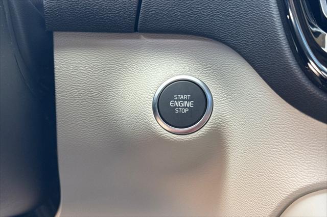 2026 Volvo XC40 Plus, B5 AWD Gas (mild hybrid), Dark