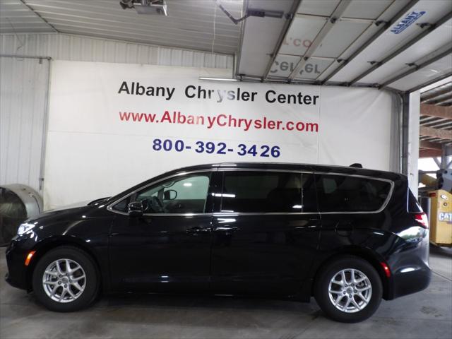 2023 Chrysler Pacifica Touring L for sale in Albany, MN