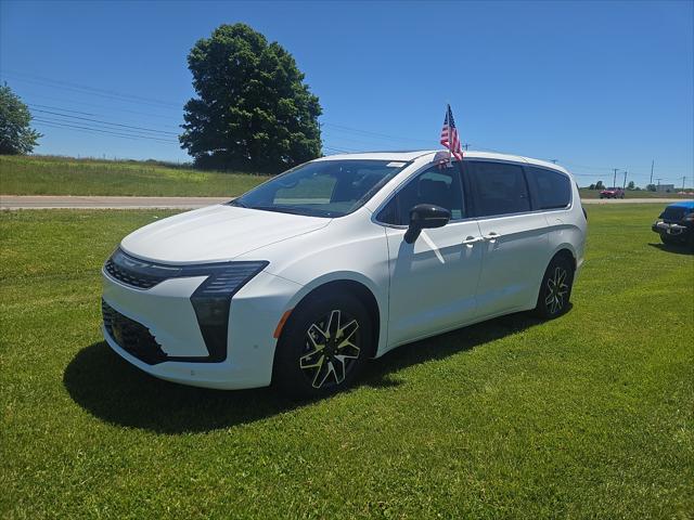2027 Chrysler Pacifica Limited for sale in Jasper, IN