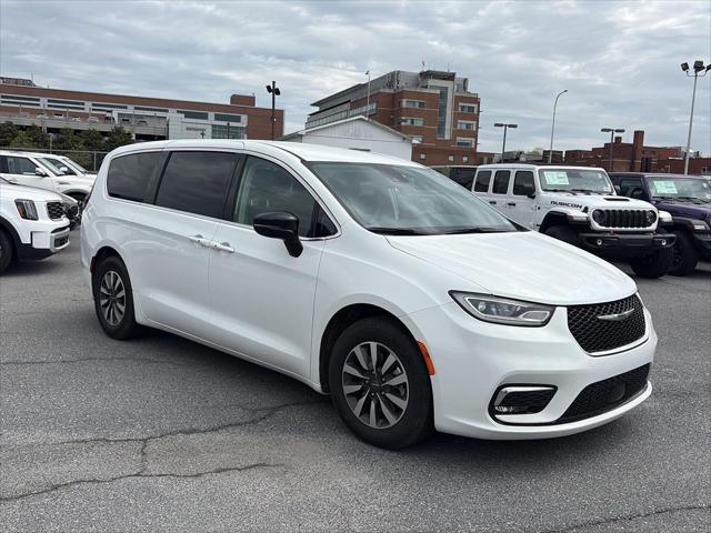 2024 Chrysler Pacifica Hybrid Select 2024 Chrysler Pacifica Hybrid Select
