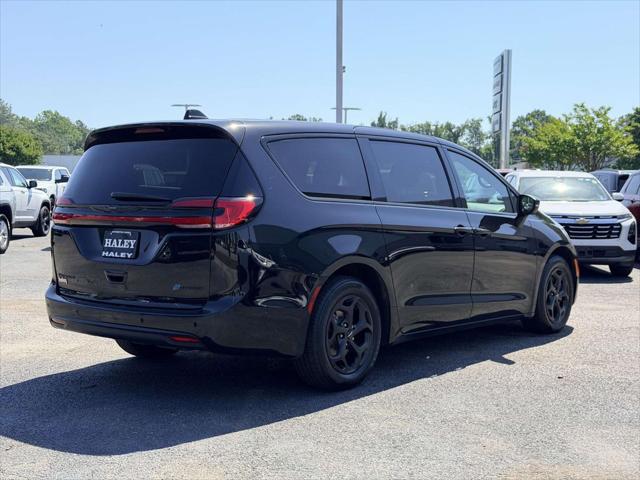 2023 Chrysler Pacifica Hybrid Touring L