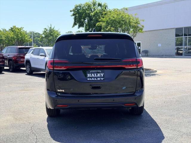 2023 Chrysler Pacifica Hybrid Touring L