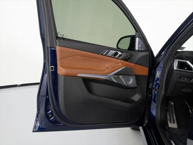 2025 BMW X7 M60i