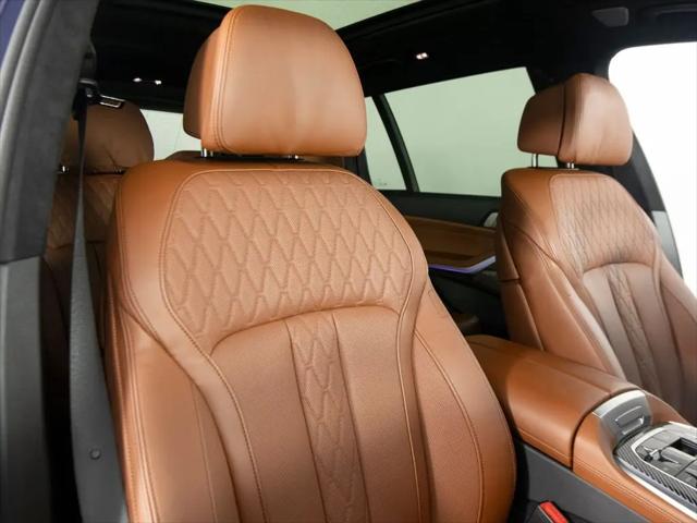 2025 BMW X7 M60i
