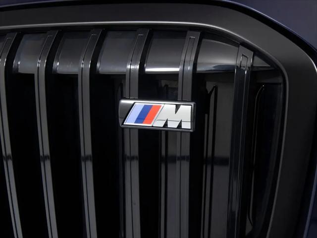 2025 BMW X7 M60i