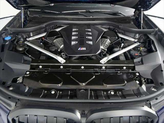 2025 BMW X7 M60i