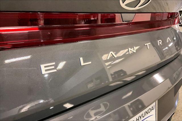 2024 Hyundai Elantra SE