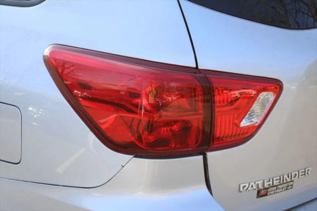 2020 Nissan Pathfinder SL 2WD