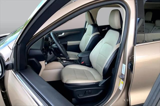 2020 Ford Escape Titanium Hybrid