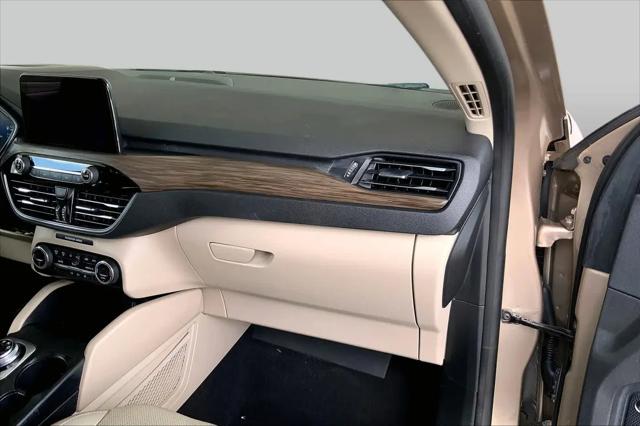 2020 Ford Escape Titanium Hybrid