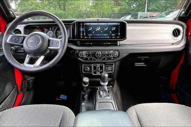2025 Jeep Wrangler 4-Door Sahara 4x4