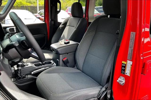 2025 Jeep Wrangler 4-Door Sahara 4x4