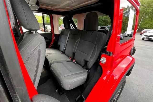 2025 Jeep Wrangler 4-Door Sahara 4x4