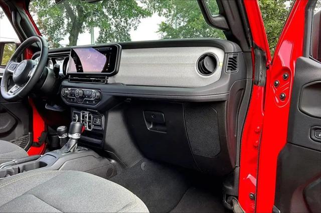 2025 Jeep Wrangler 4-Door Sahara 4x4