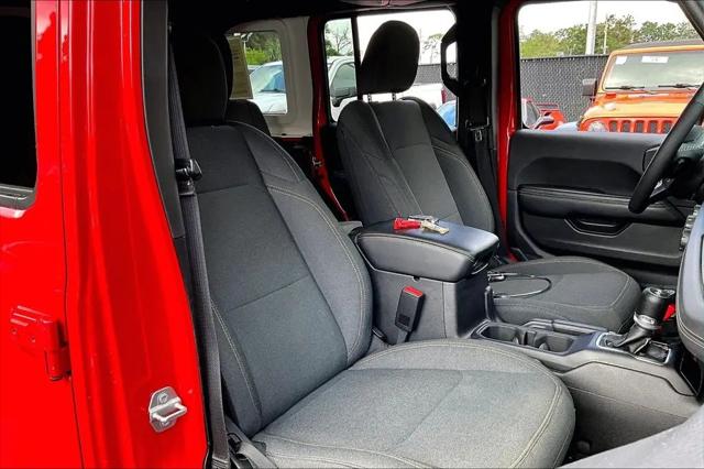 2025 Jeep Wrangler 4-Door Sahara 4x4