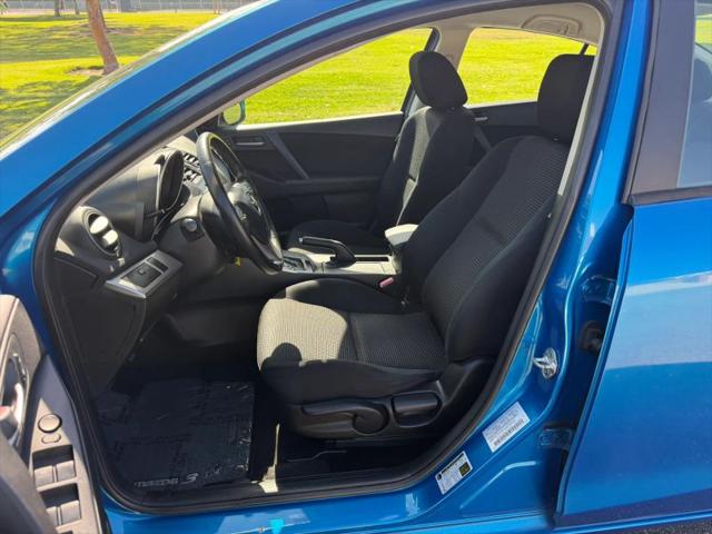 2012 Mazda Mazda3 i Touring