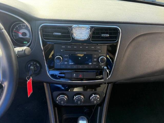 2012 Chrysler 200 Touring