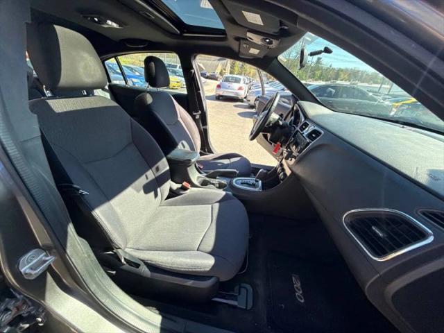 2012 Chrysler 200 Touring