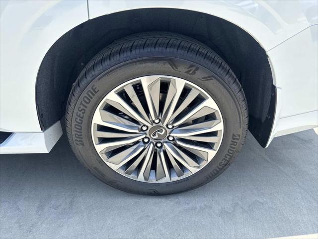 2026 INFINITI QX80 LUXE