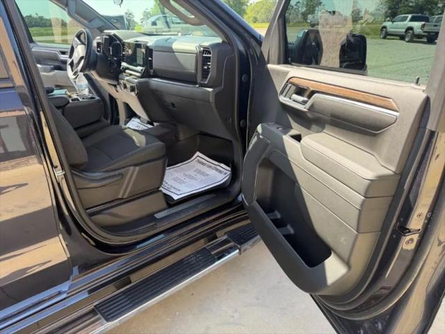 2023 Chevrolet Silverado 1500 4WD Crew Cab Standard Bed LT