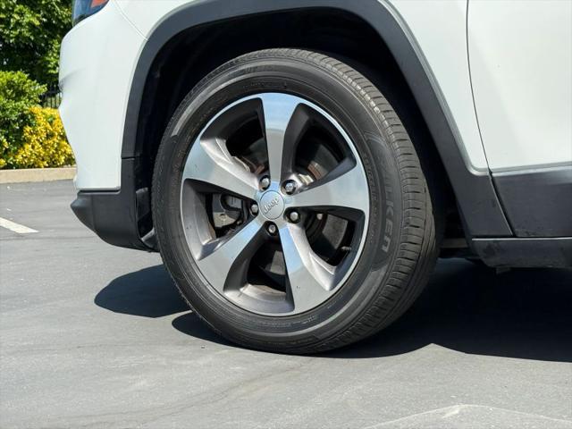 2019 Jeep Cherokee Limited FWD