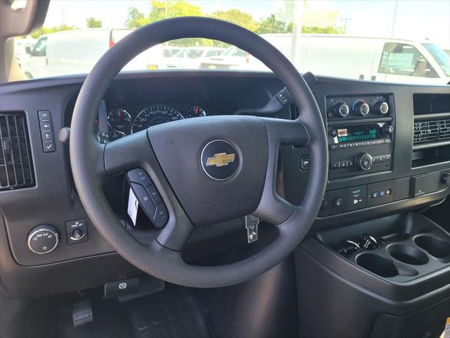 2026 Chevrolet Express Cargo Van 2500 Regular Wheelbase, WT, RWD