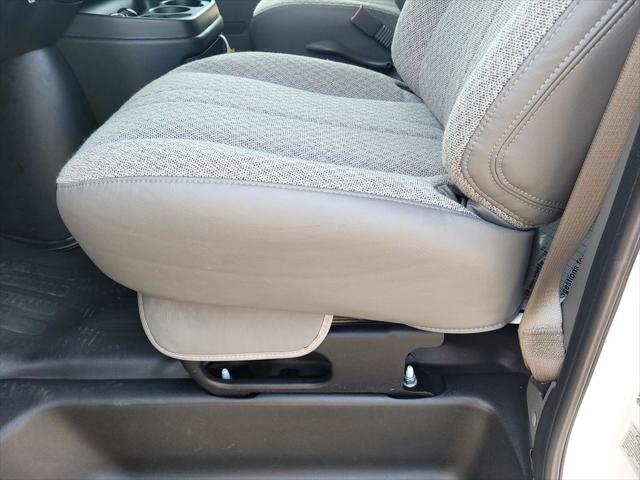 2026 Chevrolet Express Cargo Van 2500 Regular Wheelbase, WT, RWD