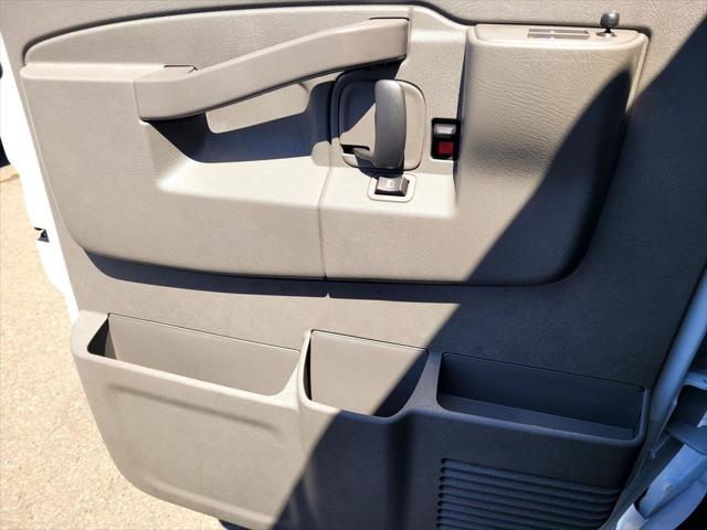 2026 Chevrolet Express Cargo Van 2500 Regular Wheelbase, WT, RWD