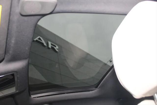 2022 Jaguar XF R-Dynamic SE P300 AWD Automatic