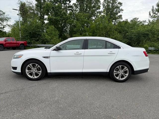 2016 Ford Taurus SE