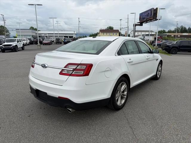 2016 Ford Taurus SE