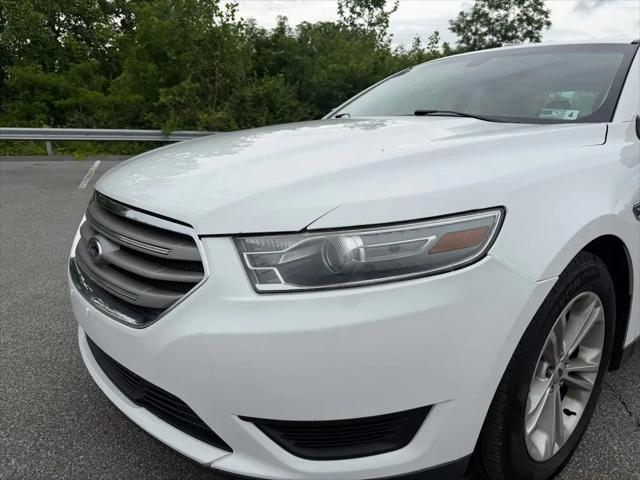 2016 Ford Taurus SE