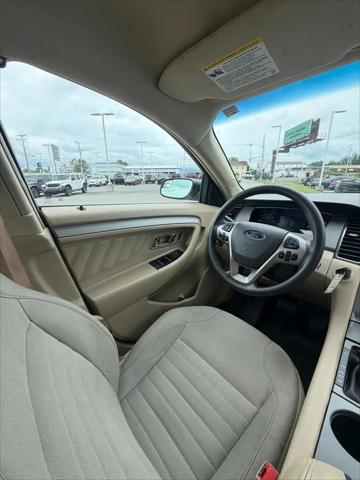 2016 Ford Taurus SE