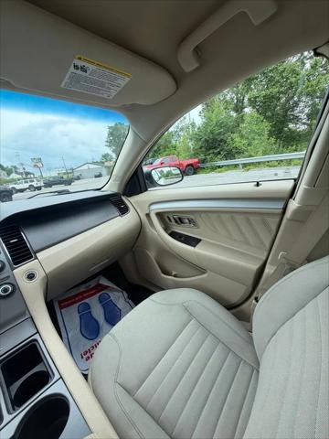 2016 Ford Taurus SE