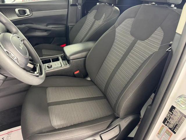 2023 Kia Sorento LX
